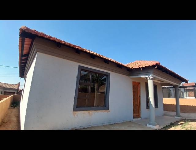 2 BEDROOM HOUSE FOR SALE IN MABOPANE  UNIT S
